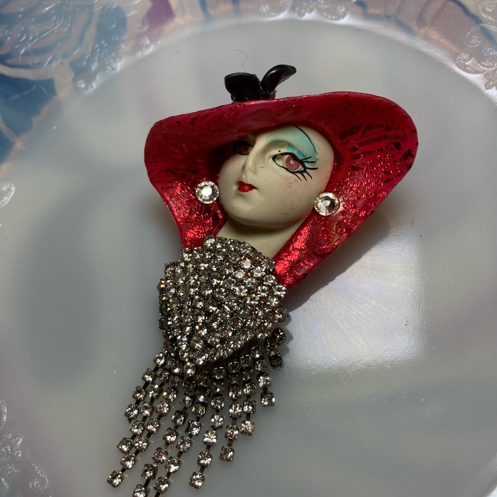 ALL FACETED CRYSTALS HAND PAINTED LADY Pendant Brooch Pin DÉCOLLETÉ OOAK - Picture 5 of 8